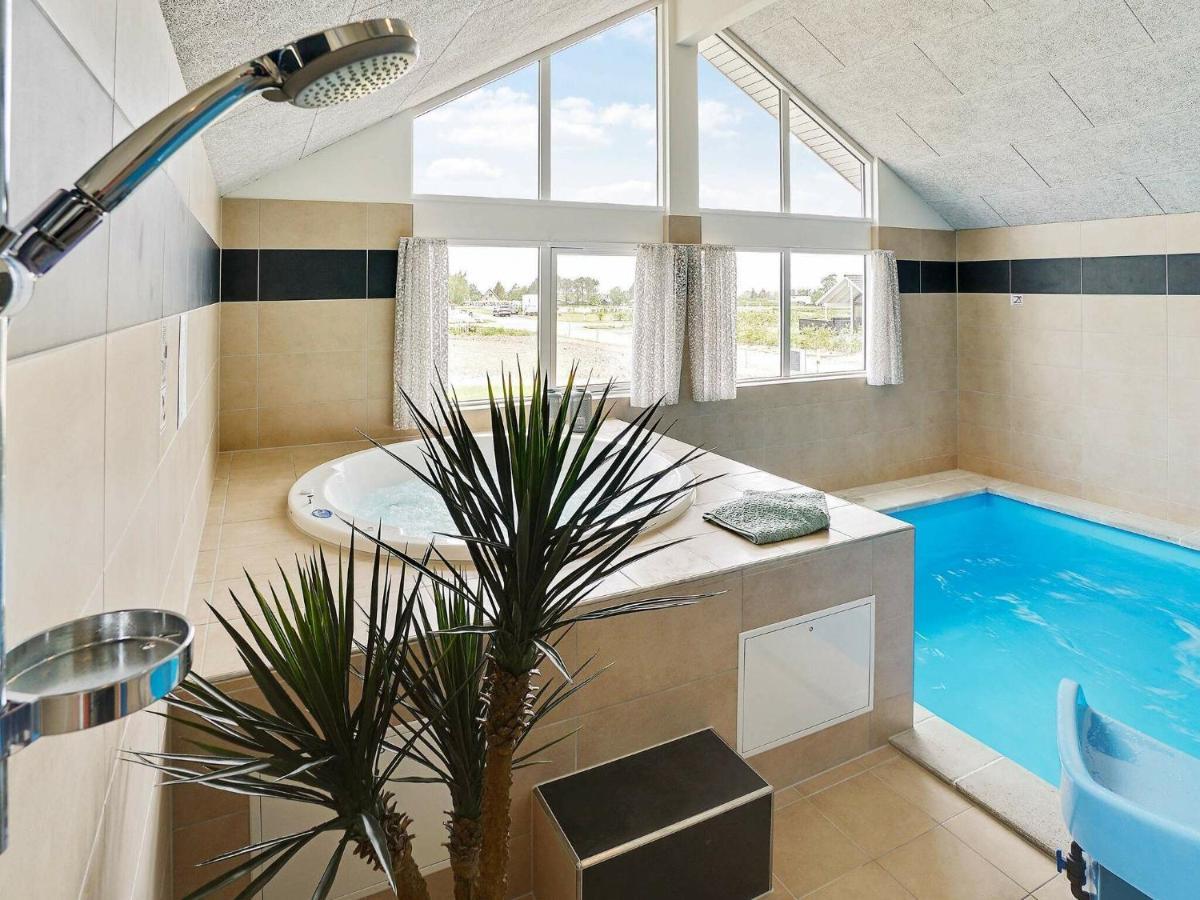 18 Person Holiday Home In Bogense Esterno foto