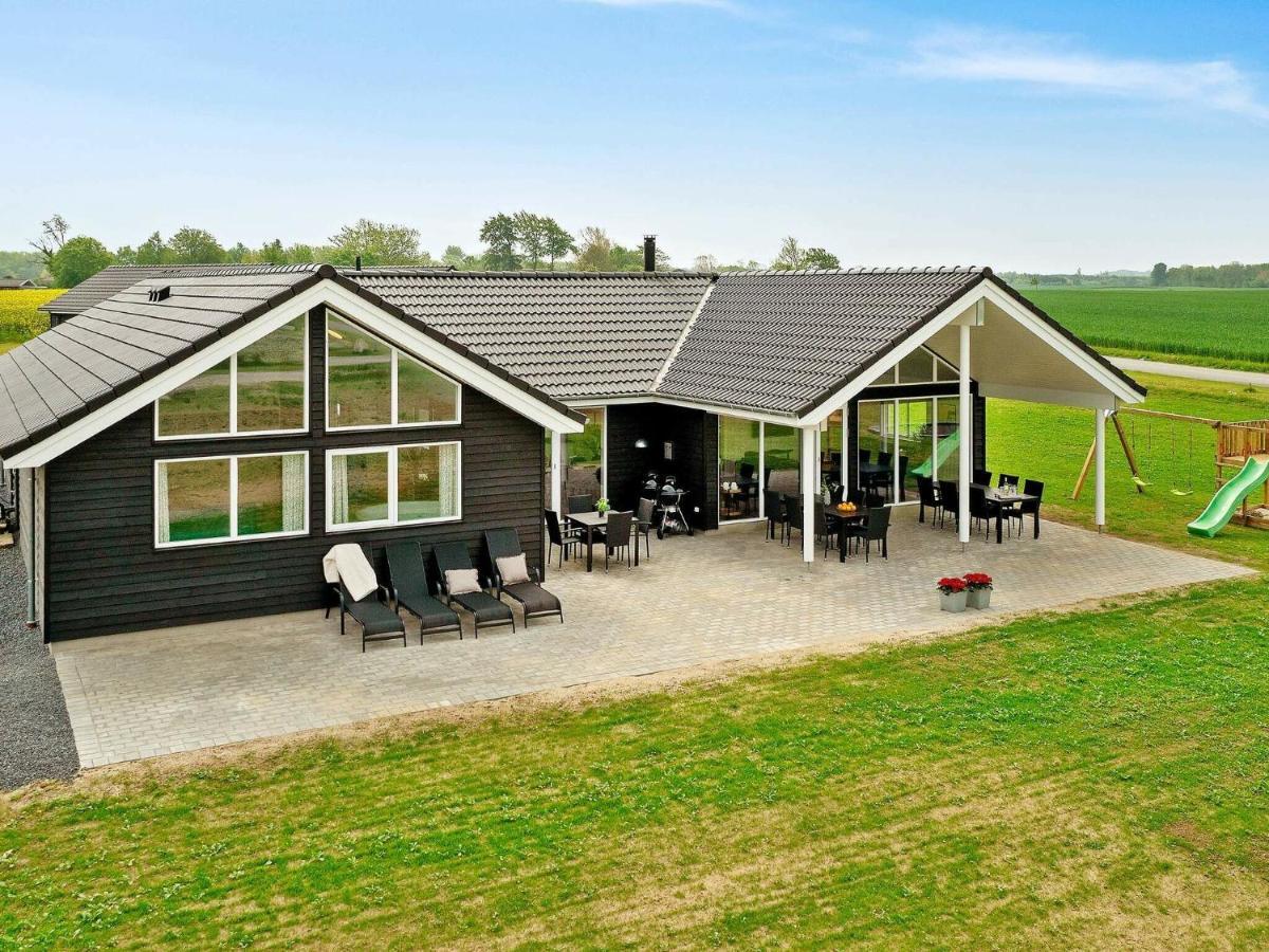 18 Person Holiday Home In Bogense Esterno foto